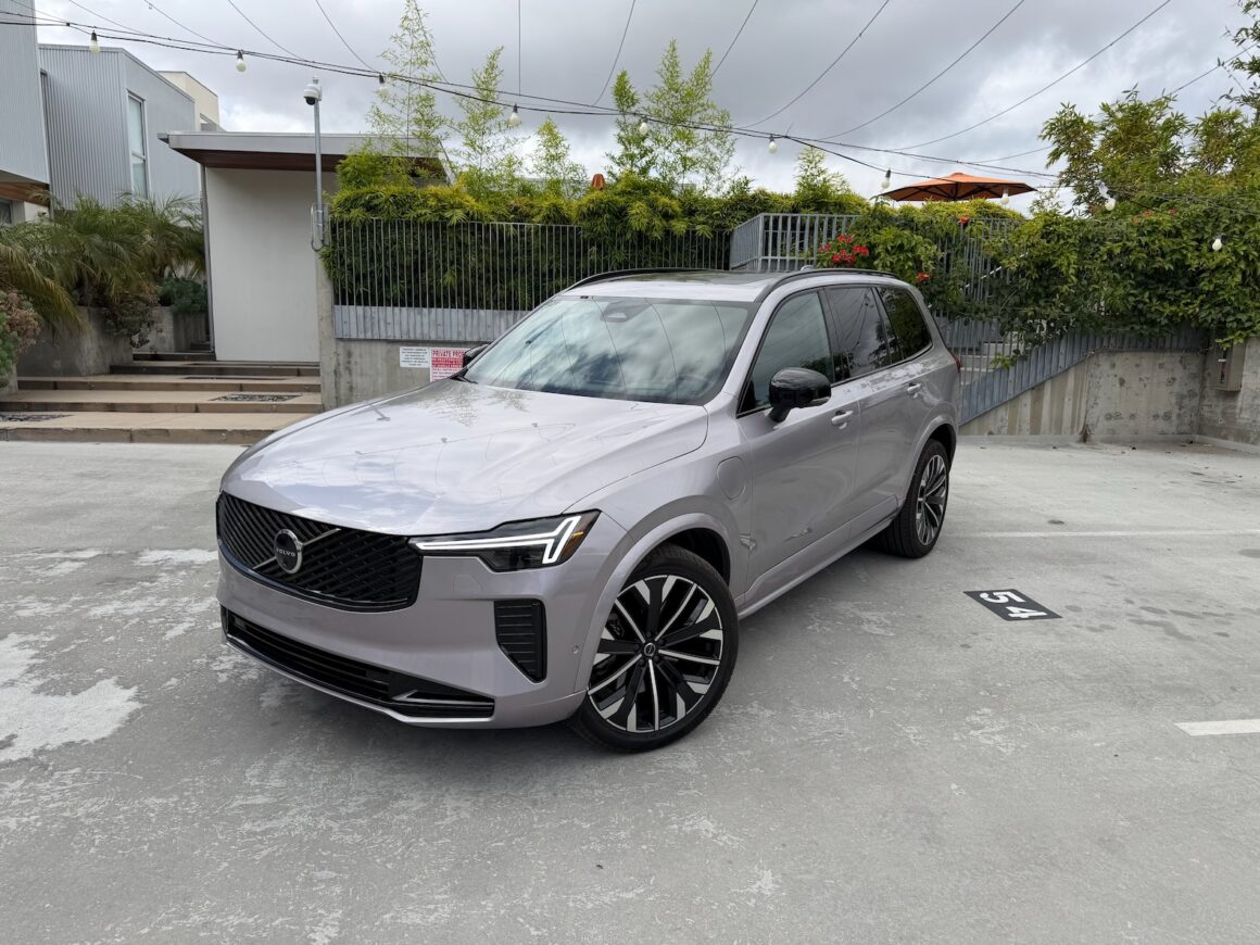 2026 Volvo XC90 T8