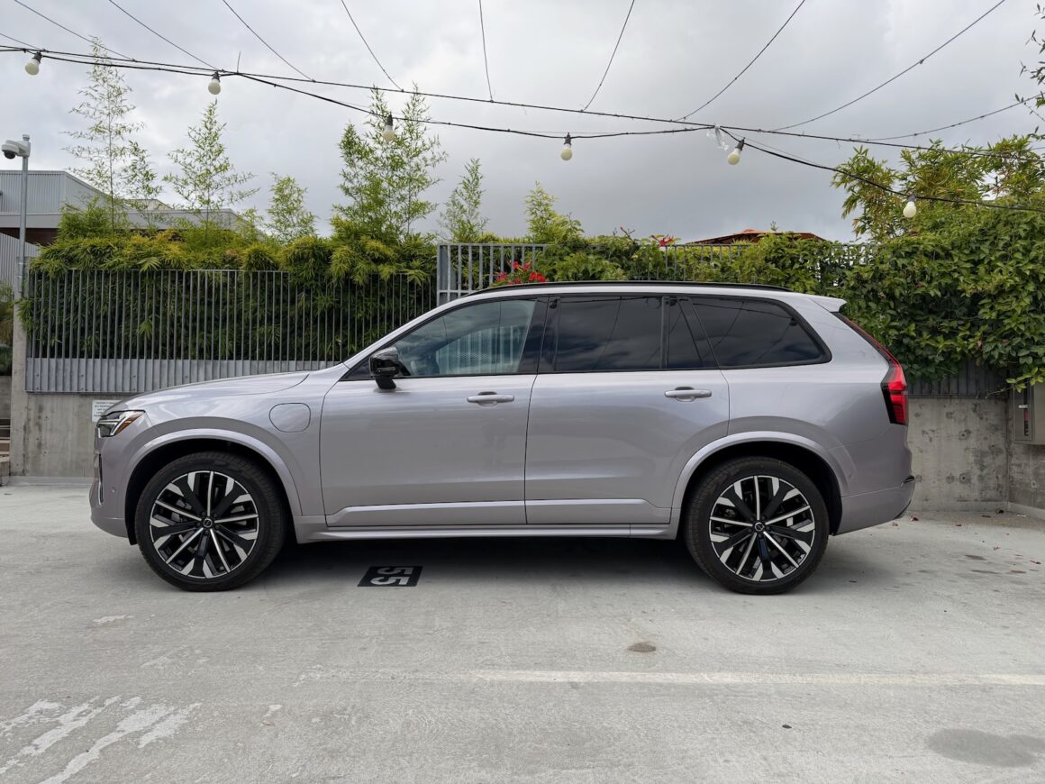 2026 Volvo XC90 T8
