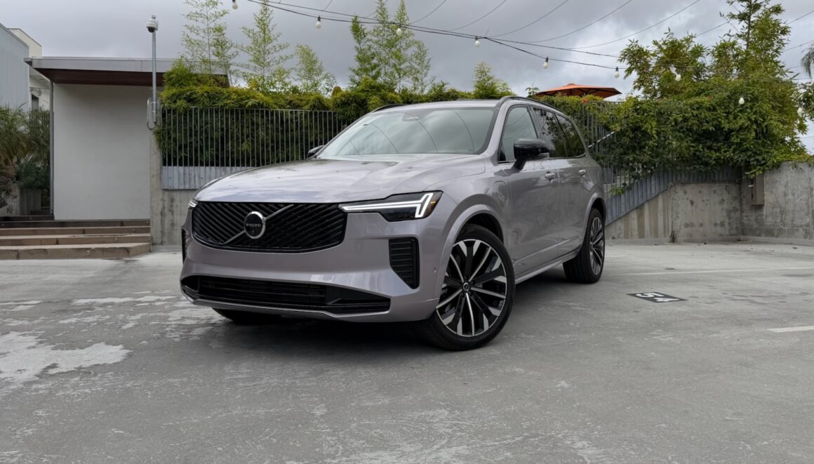 2026 Volvo XC90 T8